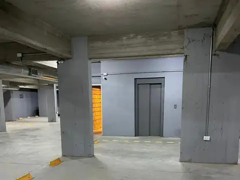VENTA COCHERA EN HURLINGHAM