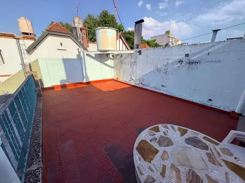 Departamento tipo casa en alquiler en Versalles