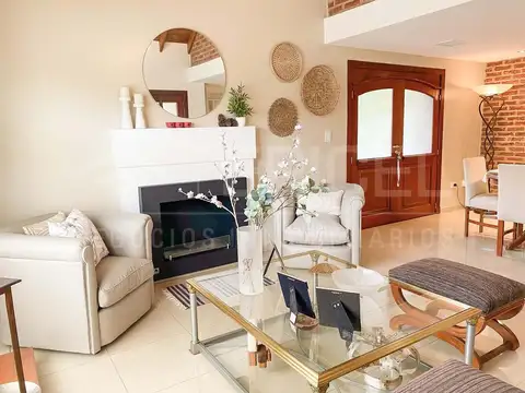 Casa en Venta con 1 cochera