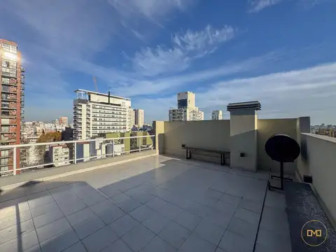 Duplex de categoria dos ambientes y estudio - gran patio y vista en piso alto en palermo
