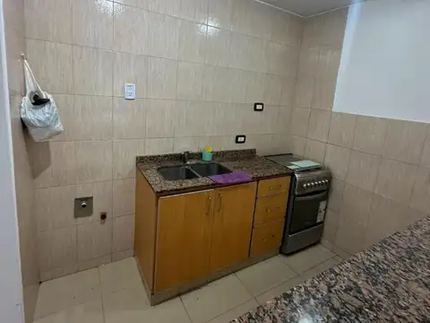 Departamento en Alquiler en Villa Ballester, $ 700.000