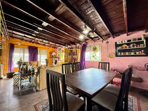 Casa 5 ambientes con 1 baño