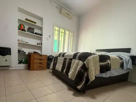 CASA PASILLO, NO PH. UN DORMITORIO ITUZAINGO 700