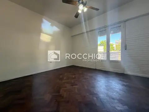 Casa en Alquiler en Villa Ballester, $ 740.000