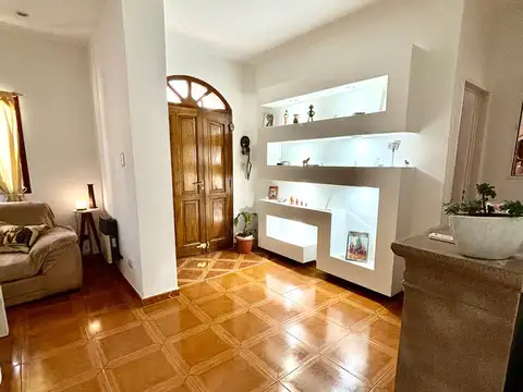 Casa en venta en Liniers 5 ambientes