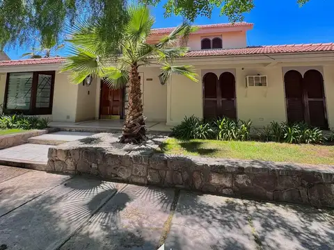 Casa en Alquiler de 4 dormitorios