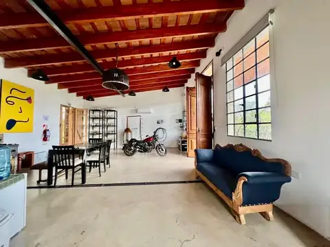 Casa en Venta con 2 cocheras
