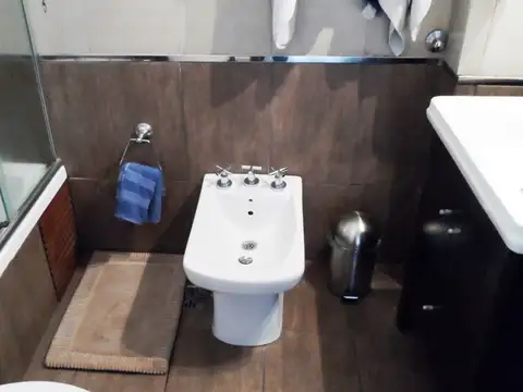 Depto Tipo Casa 4 ambientes con 2 baños