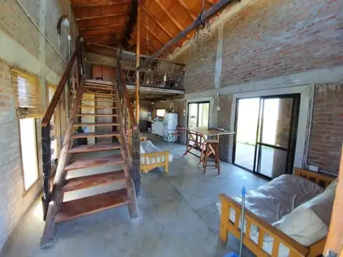 Casa 2 ambientes con 1 baño