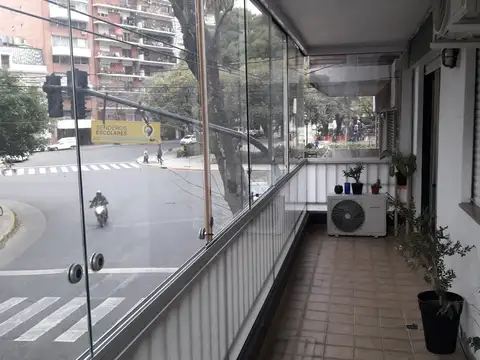 HERMOSO DEPTO "Salguero 1824" 4 AMBIENTES CON BALCON CORRIDO Y PATIO