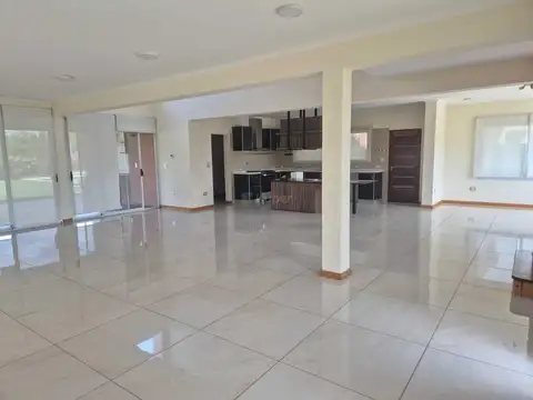 Casa en Alquiler al Oeste