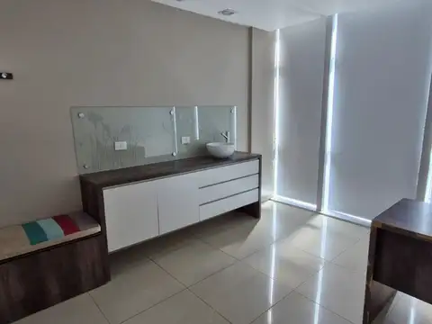 ALQUILER OFICINAS/CONSULTORIOS  - CIPOLLETTI