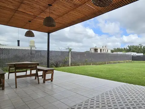 Casa en Venta en City Bell, USD 107.000