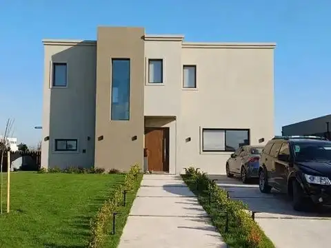 Casa en venta - San Sebastian