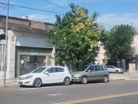 Lote en centro comercial a pasos de subte lote 8,66 x 39.61