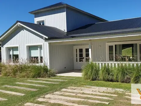 Casa en venta - 4 Dormitorios 4 Baños - Pinamar