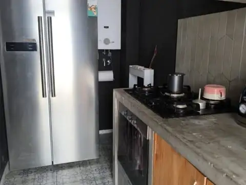 VENTA DEPARTAMENTO INTERNO UN DORMITORIO PATIO TERRAZA POSIBILIDAD DE SEGUIR CONSTRUYENDO