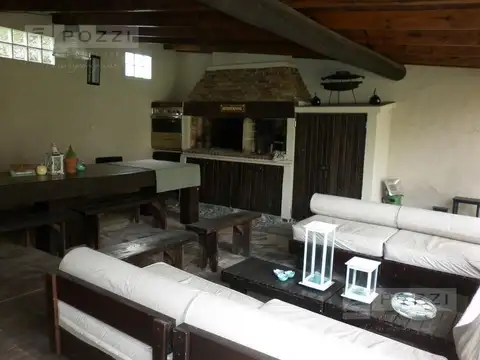 Casa en Venta con 2 cocheras