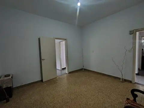 Maquinista Carregal 2500, Piso PB