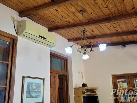 Casa en Venta con 3 cocheras