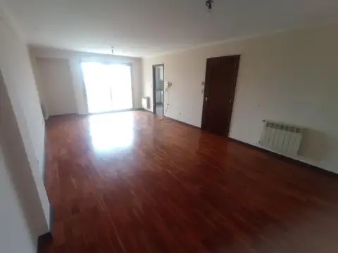 Irigoyen 1500 , Piso 8