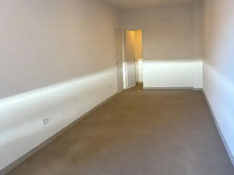 Venta local comercial a la calle en barrio Echesortu, Rosario