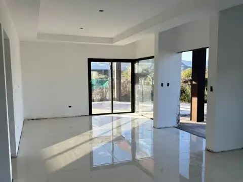 Casa en Venta en Juana Koslay, USD 200.000