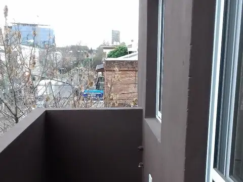 San Lorenzo 4400, Piso 1