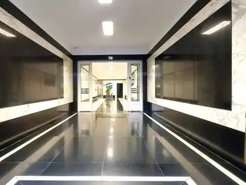 BAJO EL PRECIO   Oficinas con salon de 10x15