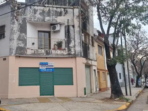 Casa 5 ambientes con terraza en esquina