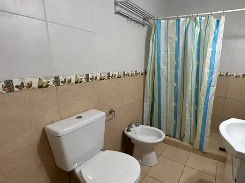 Casa en Alquiler con 1 cochera