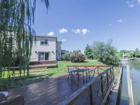 Casa en Venta con 1 cochera