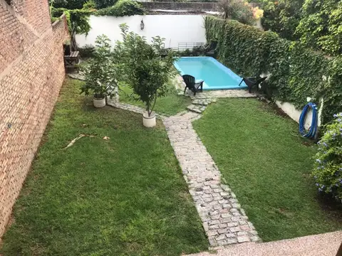 Casa en Venta con 5 cocheras