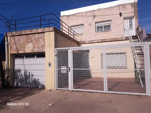 ALQUILER AMPLIA CASA 2 DORMITORIOS CON QUINCHO AURORA 3375