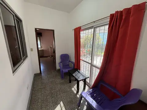 Casa 3 ambientes con amplio parque!