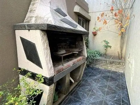 Depto Tipo Casa en Venta en Lanus, USD 115.000