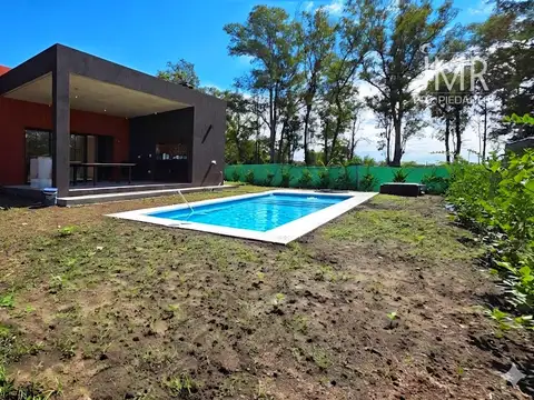 CASA A ESTRENAR CON PATIO INTERNO PROTAGONISTA   PILETA | SANTA SOFÍA PILAR DEL ESTE