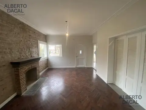 Casa en Alquiler con 1 cochera