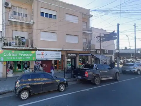 Venta - Local comercial - A 50 metros de Av. Alsina - Zona en crecimiento constante  