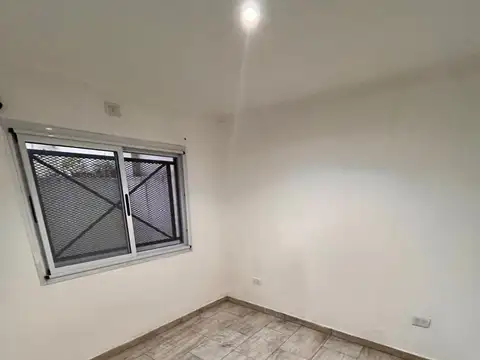 Depto Tipo Casa 2 ambientes con 1 baño