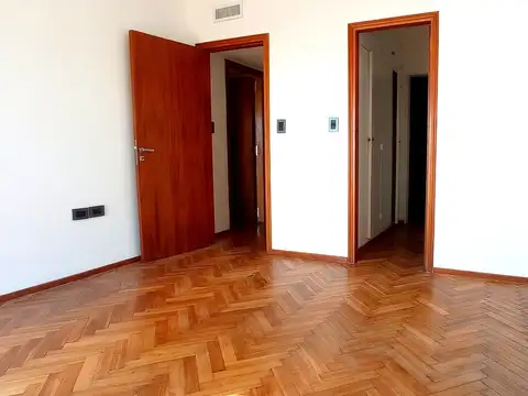 VISTA FRENTE AL RIO, PISO EXLUSIVO!