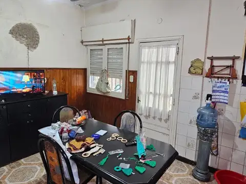 Se VENDE casa de 2 dormitorios en Montevideo, Bahía Blanca 100