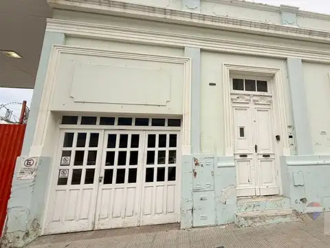 CASA DE 6 DORMITORIOS CENTRO
