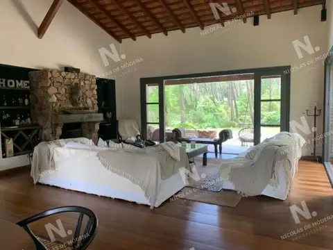 Casa 5 ambientes con 3 baños