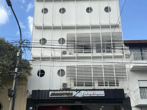 Depósito con local en venta en Almagro