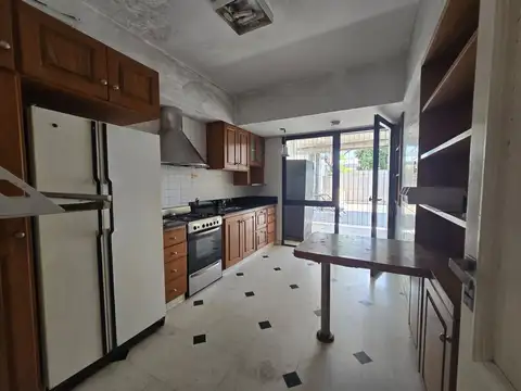 Se vende casa céntrica