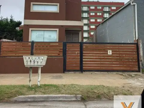 18 Bis e/ 1 y Av Costanera