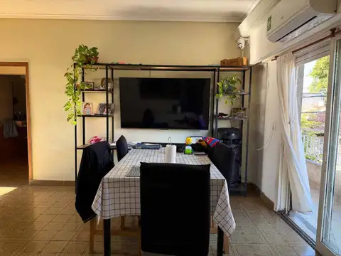 CASA 4 AMBIENTES CON TERRAZA Y GARAGE/LOCAL