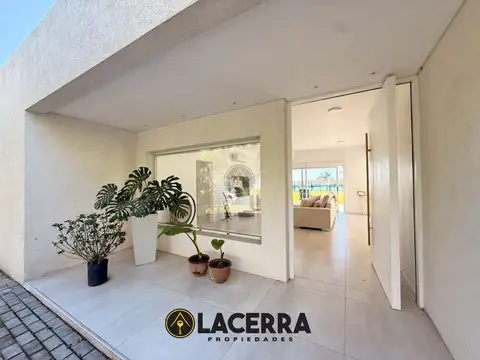 CASA  DE 3 AMB. | BARRIO SAN SEBASTIAN - ÁREA 1