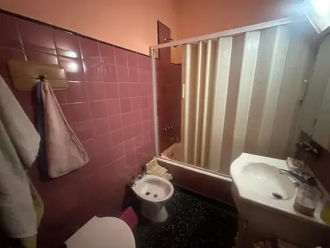 Casa Chalet  en Venta en Caseros, Tres de Febrero, G.B.A. Zona Oeste